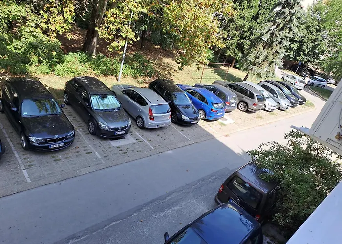 Emili Apartman